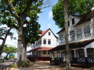 3.4 Stadswandeling Suriname Around The World Travel