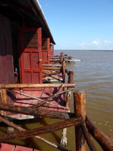 1.6 Lodge in Bigipan - Suriname rondreis Around The World Travel