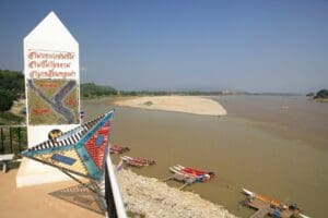 3 landen punt - Thailand Around The World Travel