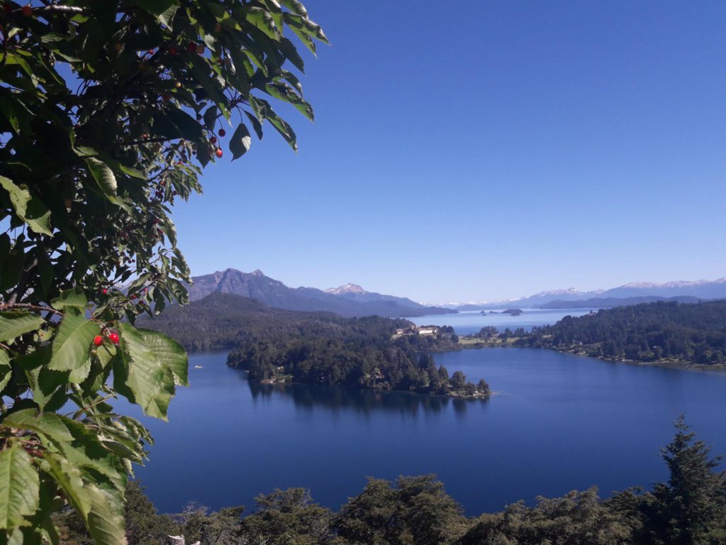 14 Excursie naar Circuito Chico en de berg Cerro Campanario | Patagonie rondreis argentinie - Around The World Travel